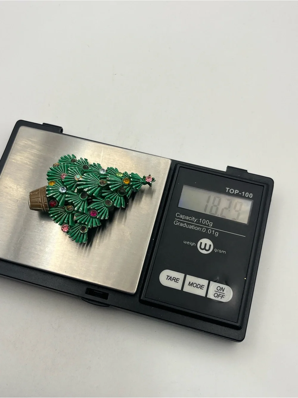 Christmas tree holiday multi colored rhinestone enamel Mid century brooch pin